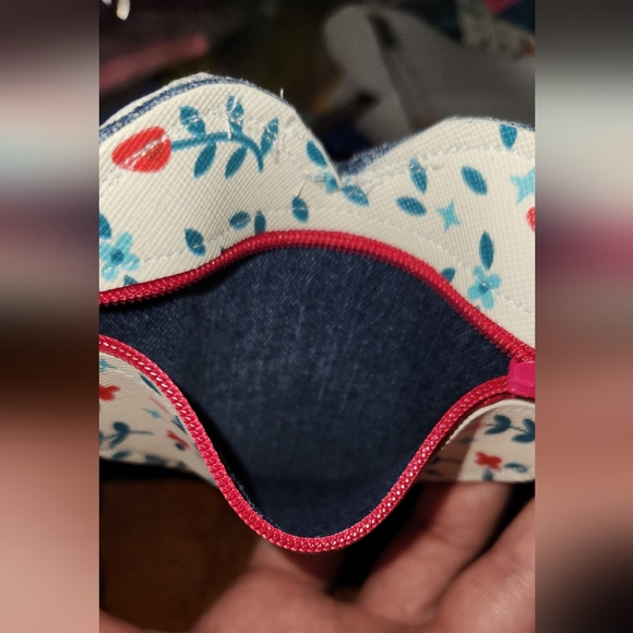 $1 Homemade Heart Coin Purse - Picture 4 of 8